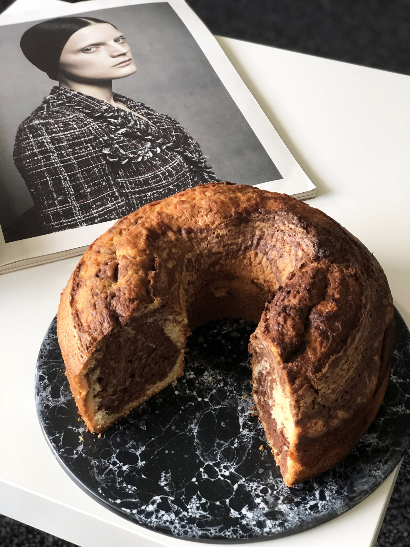 marble cake, wilgotna babka, ciasta na wielkanoc by fashhion art media
